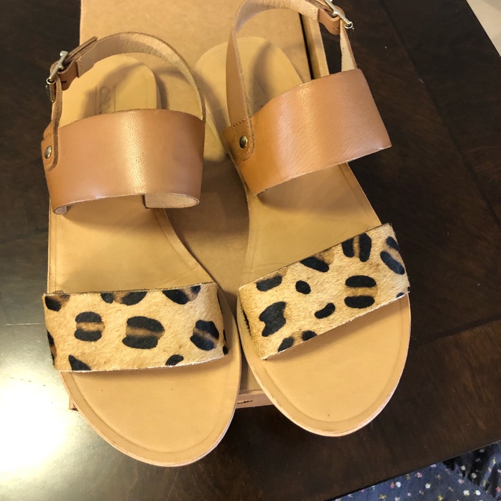 ASOS DESIGN Faye Leather Sandals in Leopard